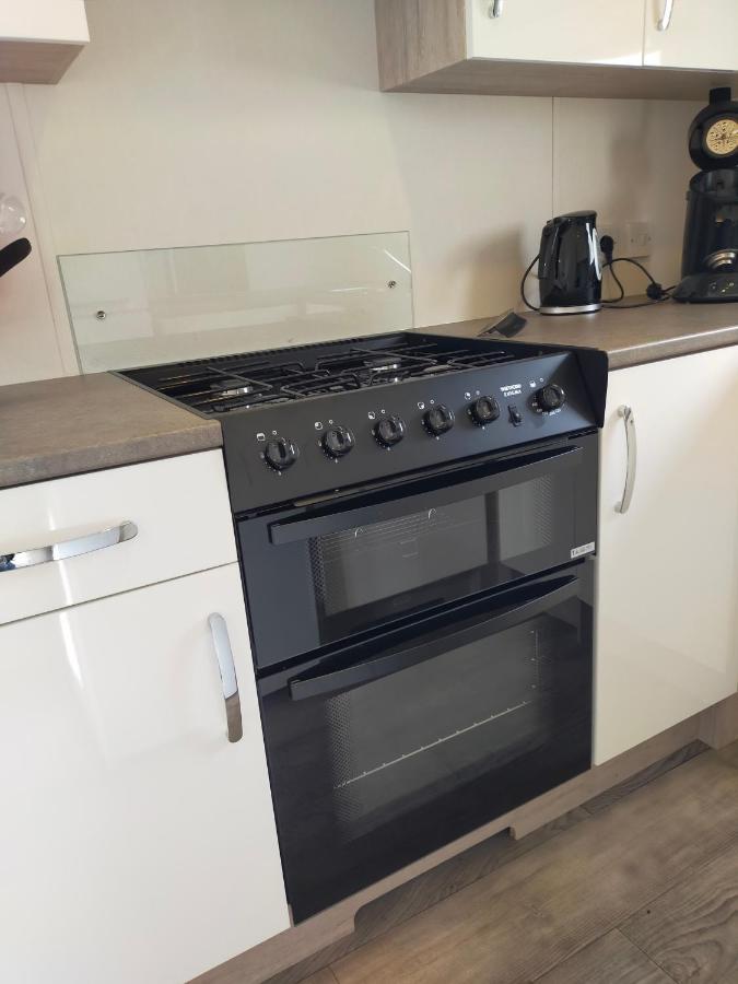 Bj Chalets - De Rug 1 - Vakantiepark Lauwersoog - Luxe Chalet Met Vaatwasser! Vroege Incheck! Zewnętrze zdjęcie