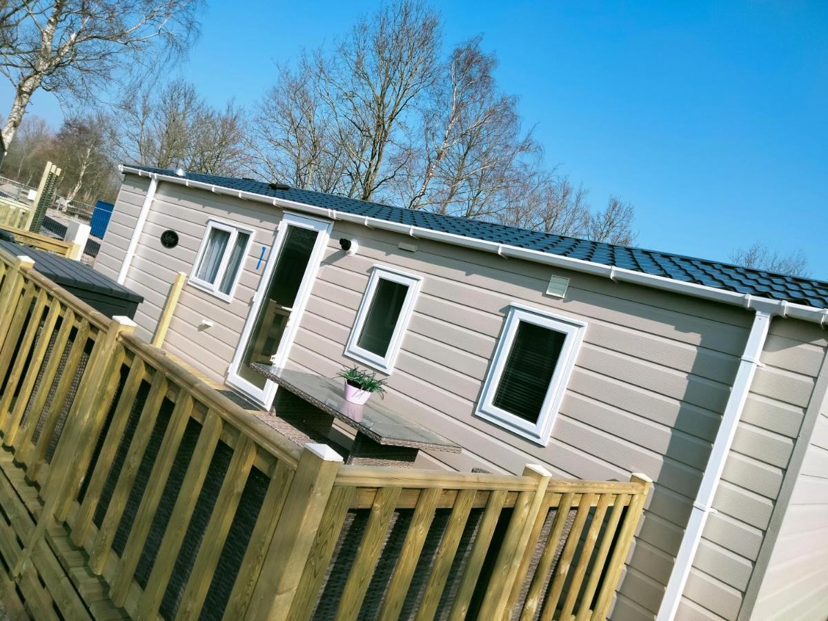 Bj Chalets - De Rug 1 - Vakantiepark Lauwersoog - Luxe Chalet Met Vaatwasser! Vroege Incheck! Zewnętrze zdjęcie