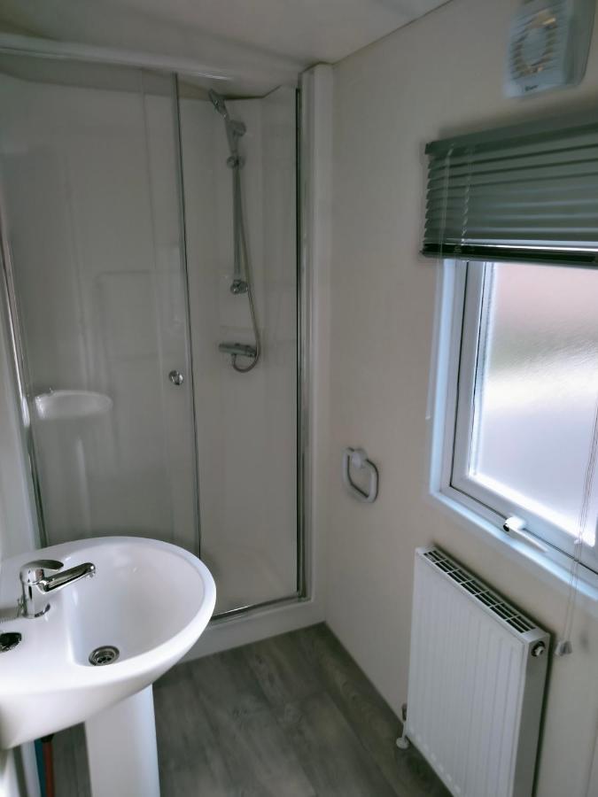 Bj Chalets - De Rug 1 - Vakantiepark Lauwersoog - Luxe Chalet Met Vaatwasser! Vroege Incheck! Zewnętrze zdjęcie