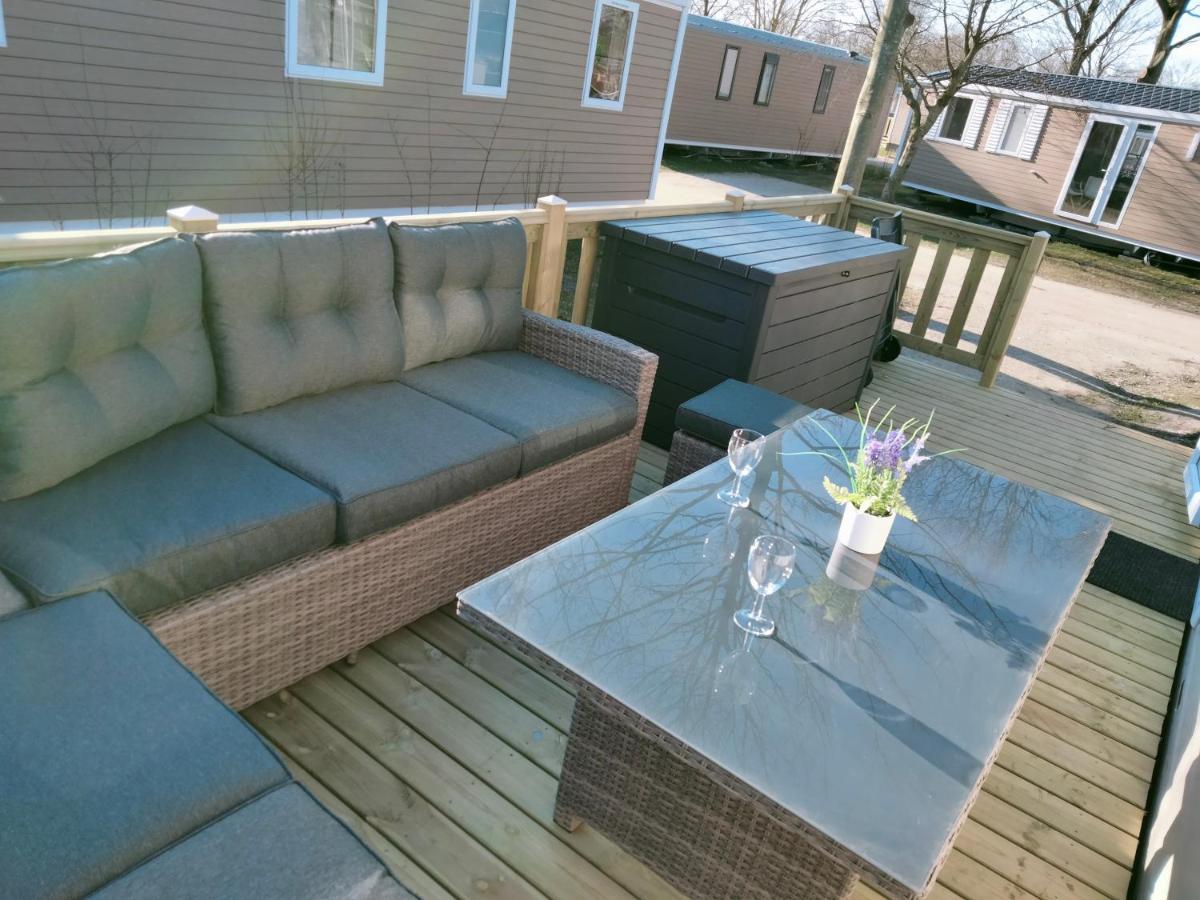 Bj Chalets - De Rug 1 - Vakantiepark Lauwersoog - Luxe Chalet Met Vaatwasser! Vroege Incheck! Zewnętrze zdjęcie