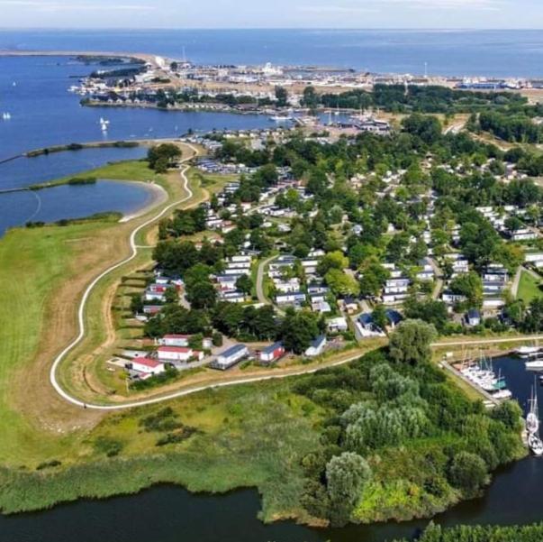 Bj Chalets - De Rug 1 - Vakantiepark Lauwersoog - Luxe Chalet Met Vaatwasser! Vroege Incheck! Zewnętrze zdjęcie